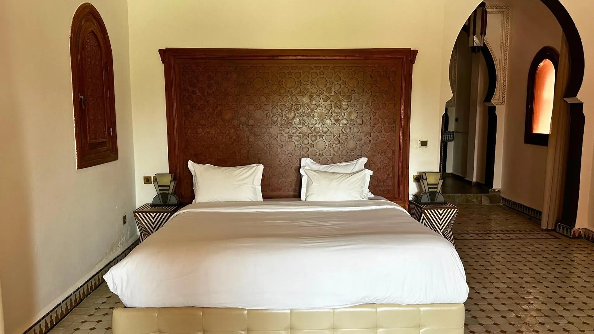 Nomadz Palace Touggana Hotel