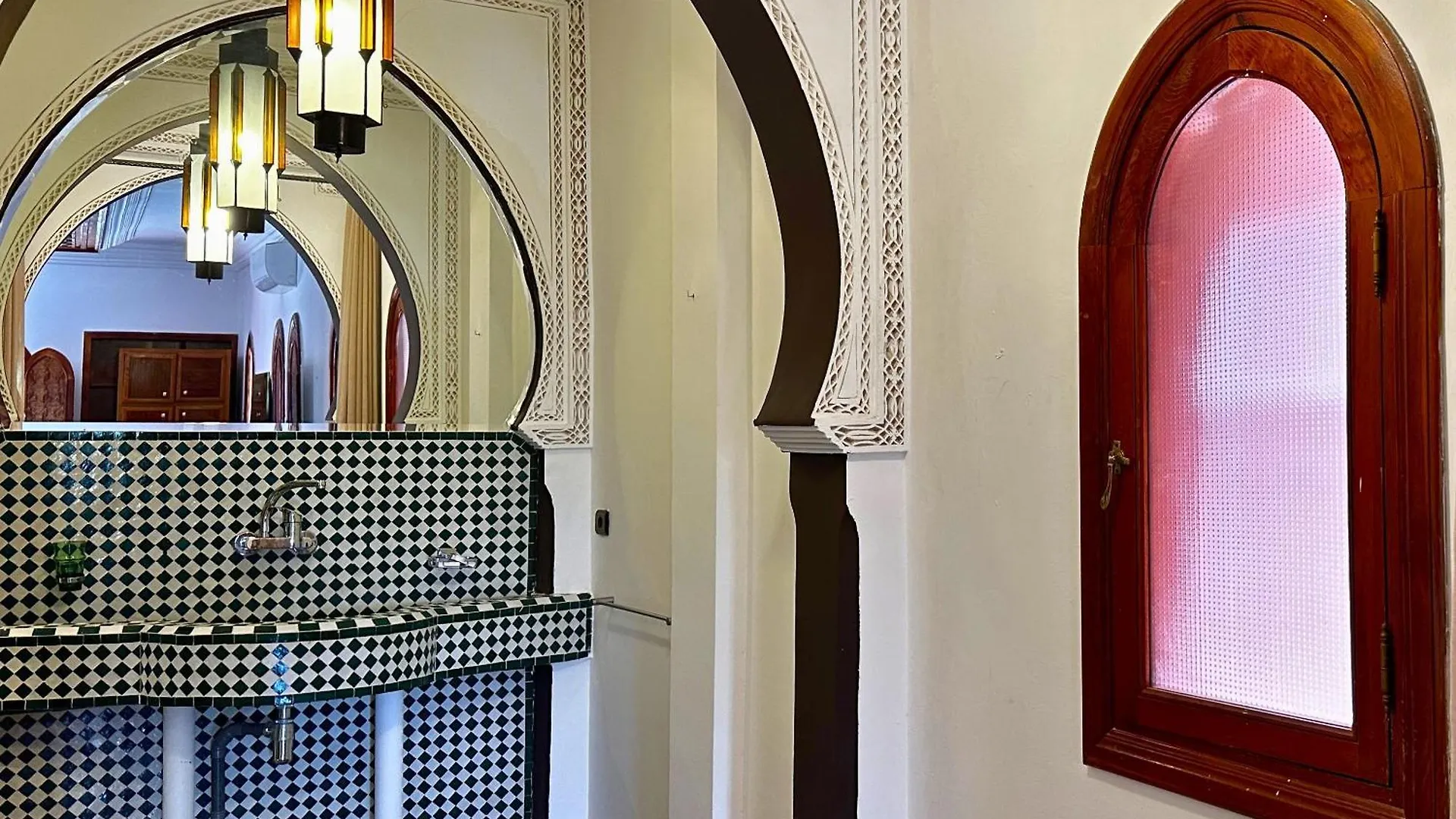 Nomadz Palace Touggana