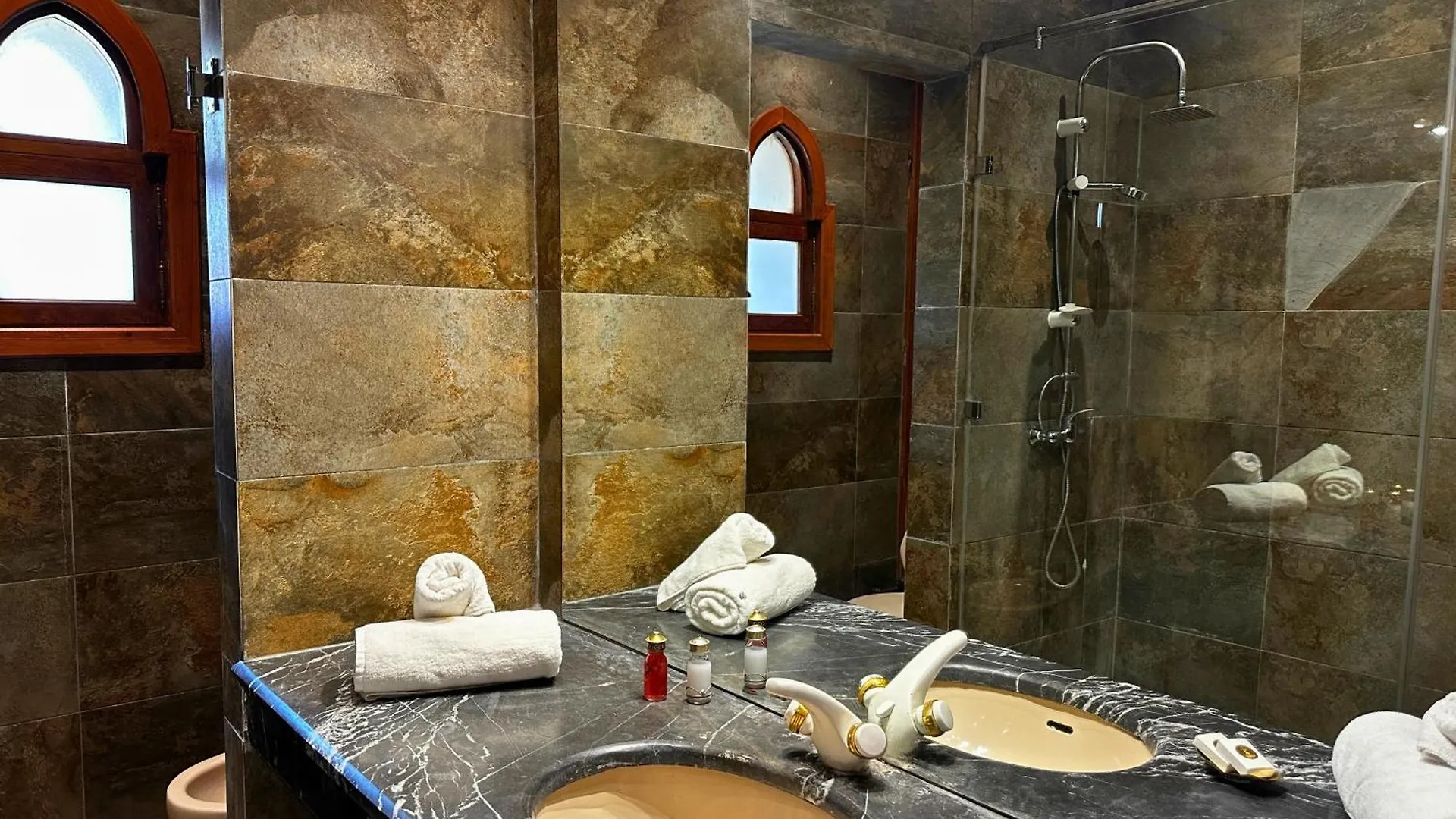 Hotel Nomadz Palace Touggana